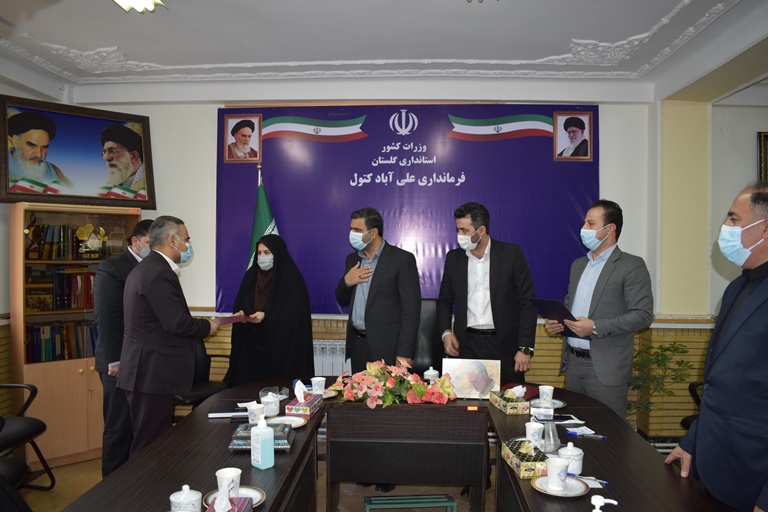 آئین تکریم و معارفه شهردار علی آبادکتول با حضور احمدی فرماندار شهرستان برگزار شد